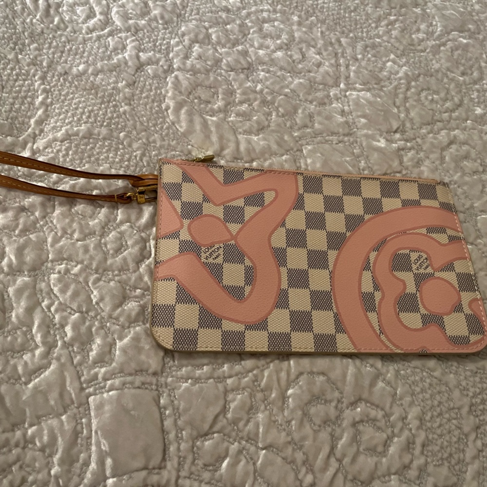 Authentic Damier azur Tahitienne wristlet.